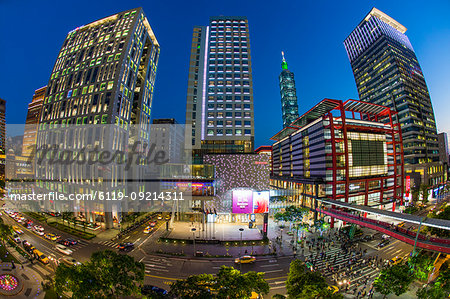Xinyi downtown district, the prime shopping and financial district of Taipei, Taipei, Taiwan, Asia