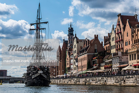 Hanseatic League houses on the Motlawa River, Gdansk, Poland, Europe