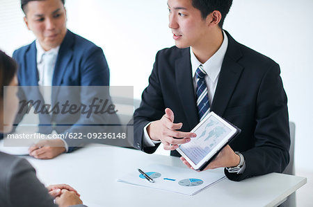 Young Japanese businesspeople