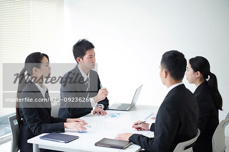 Young Japanese businesspeople