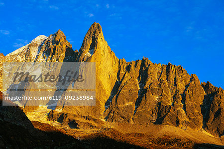 Aiguille Verte, 4122m, and Les Drus (Aiguille du Dru) 3754m, Chamonix, Haute Savoie, French Alps, France, Europe