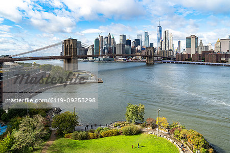 Brooklyn's Main Street Park, the East River, Brooklyn Bridge and Lower Manhattan, New York, United States of America, North America