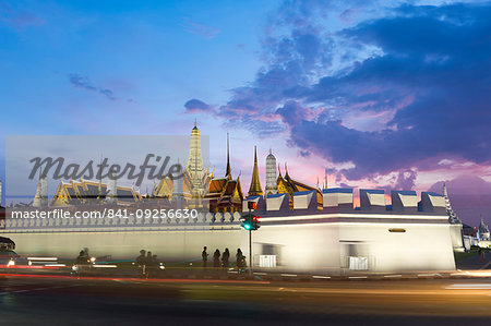Tourists outside The Grand Palace at night, Bangkok, Thailand, Southeast Asia, Asia