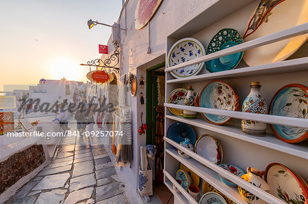 Shops selling souvenirs at Oia at sunset, Santorini, Cyclades, Aegean Islands, Greek Islands, Greece, Europe