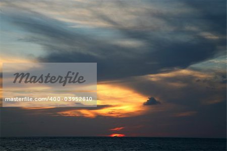 Sunrise on the Indian ocean - maldives