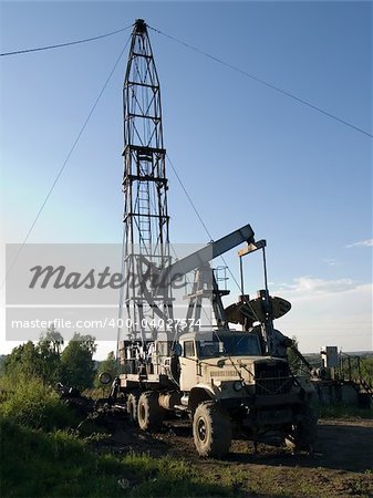 Mobile rig at work drilling the oil well