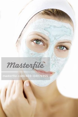 woman weaing a skin mask