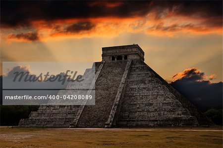 Anicent mayan pyramid in Chichen-Itza, Mexico