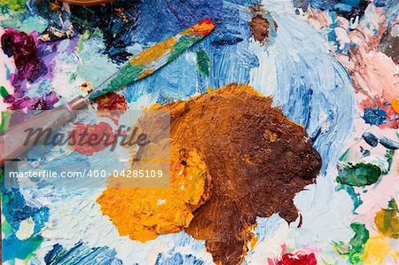 the background of the palette with  palette-knife