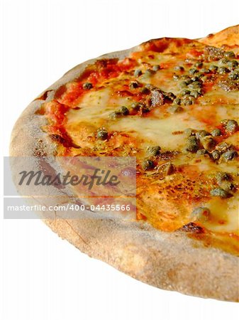 Original italian pizza, with mozzarella, tomato, anchovies, capers and oregano