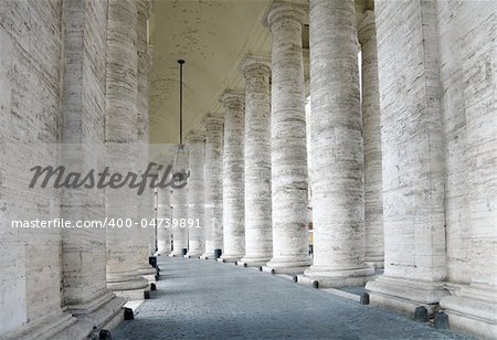 Bernini's colonnade, Saint Peter's dome