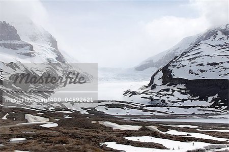 Snow-covered columbia icefield, jasper national park, alberta, canada