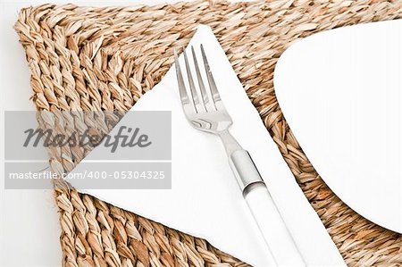 Isolated table arrangement with wooden support