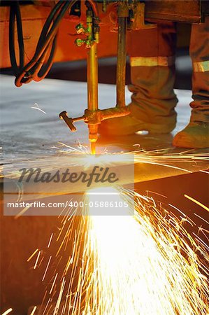 Gas cutting of the hot metal