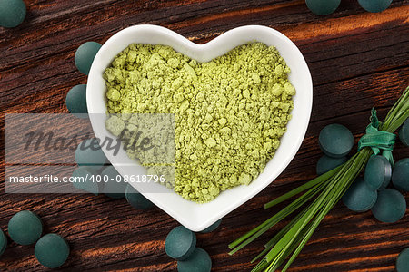 Spirulina, chlorella, barley and wheatgrass. Green supplement, superfood detox.