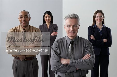 What Does Your Group Photo Pose Say About You?