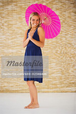 Chinese kool Geruststellen Algebra Woman with Parasol, San Francisco, California, USA - Stock Photo -  Masterfile - Premium Royalty-Free, Artist: Ty Milford, Code: 600-02346446