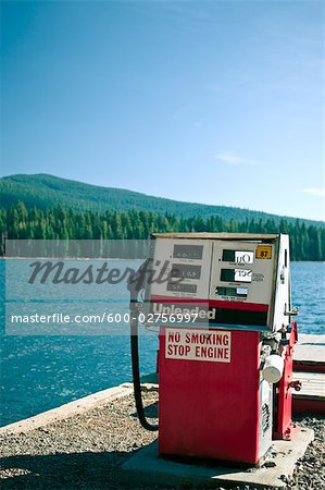 Gas Pump, Lake of the woods, Dead Indian Memorial Rd, Ashland, Oregon, USA