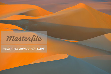 Scenic overview of Sand Dunes at Sunset, Matruh, Great Sand Sea, Libyan Desert, Sahara Desert, Egypt, North Africa, Africa