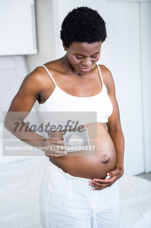 pregnant belly ultrasound