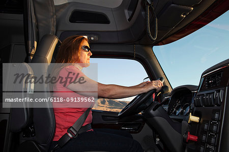 truckers view of women in cars