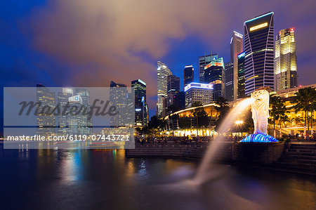 Merlion and Marina Bay downtown buildings, Singapore, Southeast Asia, Asia