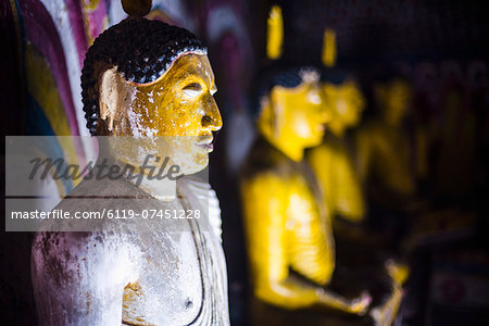 Buddha statues in Cave 4 (Western Cave), Dambulla Cave Temples, UNESCO World Heritage Site, Dambulla, Central Province, Sri Lanka, Asia