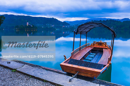 Pletna Rowing Boat, Lake Bled, Bled, Gorenjska, Upper Carniola Region, Slovenia, Europe