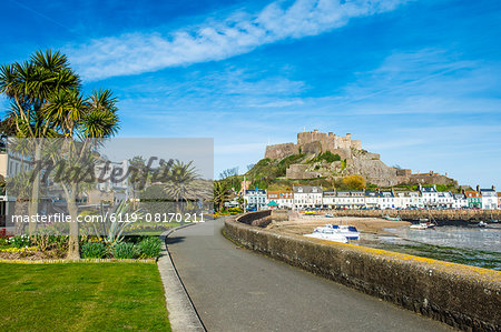 The town of Mont Orgueil and its castle, Jersey, Channel Islands, United Kingdom, Europe The town of Mont Orgueil and its castle, Jersey, Channel Islands, United Kingdom, Europe