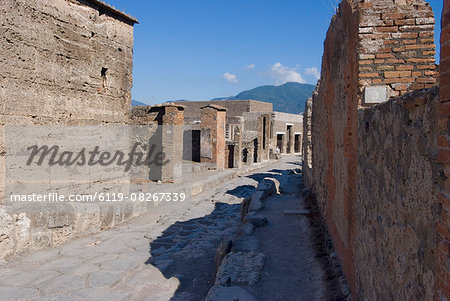One of the main streets in the ruins of the Roman site of Pompeii, UNESCO World Heritage Site, Campania, Italy, Europe