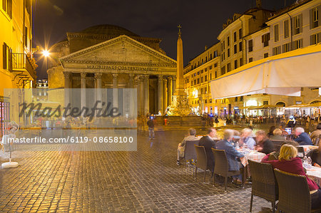 Piazza Della Rotonda and The Pantheon, UNESCO World Heritage Site, Rome, Lazio, Italy, Europe