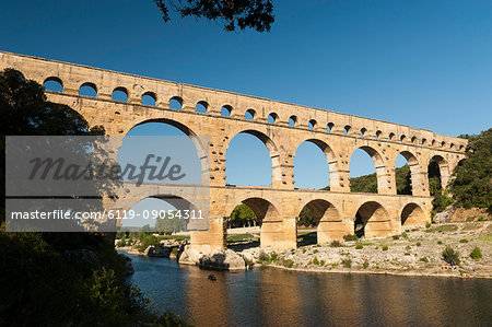 Pont du Guard, remains of Roman aqueduct dating from 1AD, UNESCO World Heritage Site, Vers-Pont-du-Guard, Provence, France, Europe