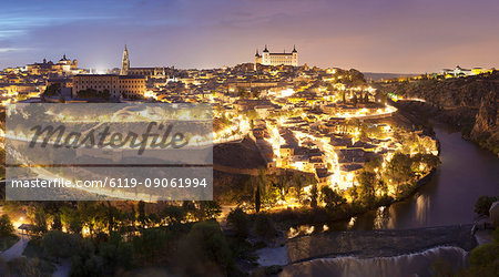 View over Tajo River at Santa Maria Cathedral and Alcazar, UNESCO World Heritage Site, Toledo, Castilla-La Mancha, Spain, Europe