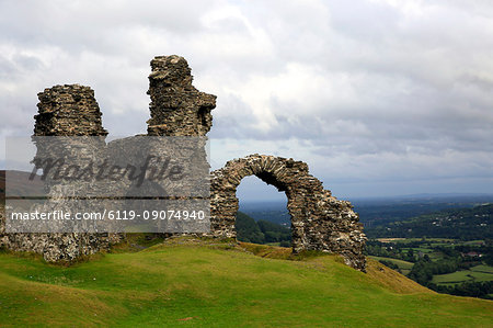 The ruins of Dinas Bran, a medieval castle near Llangollen, Denbighshire, Wales, United Kingdom, Europe