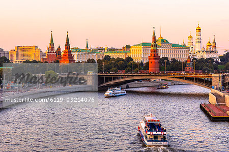 Moscow River and the Kremlin, UNESCO World Heritage Site, in early evening light, Moscow, Russia, Europe