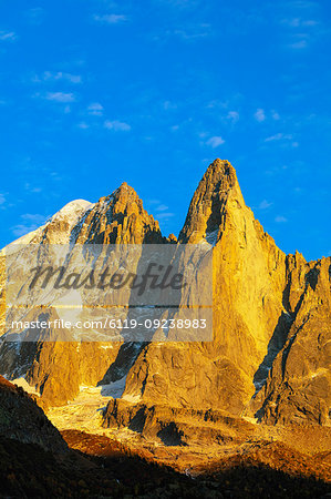 Aiguille Verte, 4122m, and Les Drus (Aiguille du Dru) 3754m, Chamonix, Haute Savoie, French Alps, France, Europe