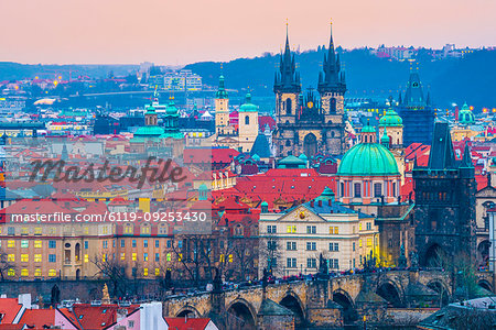 Stare Mesto, including Charles Bridge (Karluv Most) and Church of Our Lady Before Tyn, Stare Mesto (Old Town), UNESCO World Heritage Site, Prague, Czech Republic, Europe