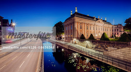 Sweden, Stockholm, Riddarholmen, Street and canal