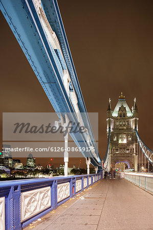 UK, England, London, Pedestrian walkway of Tower Bridge at night