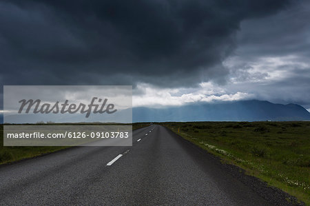 A rural road in Iceland