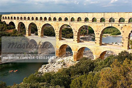 Pont du gard, nimes, provence, france Pont du gard, nimes, provence, france