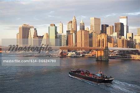 New York City skyline and bridge