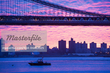 Manhattan bridge at sunset, New York City, USA