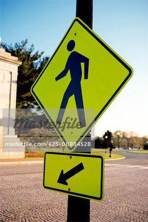 Pedestrians Crossing sign with an arrow on bottom, Washington DC, USA