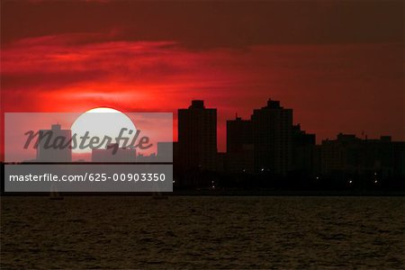 Silhouette of buildings at dusk, Chicago, Illinois, USA