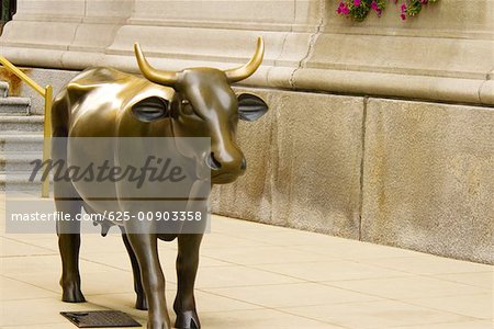 Sculpture of a cow on the sidewalk, Cows on Parade, Chicago Illinois, USA