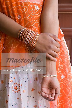 How to Match Bangles with an Indian Outfit » Wassup Mate