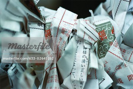 Omikuji papers