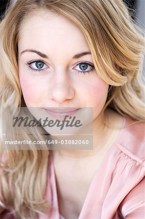 Close up of smiling woman