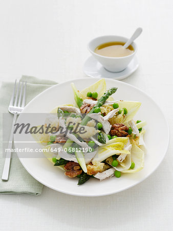 Asparagus, chicken and toasted bread salad Asparagus, chicken and toasted bread salad
